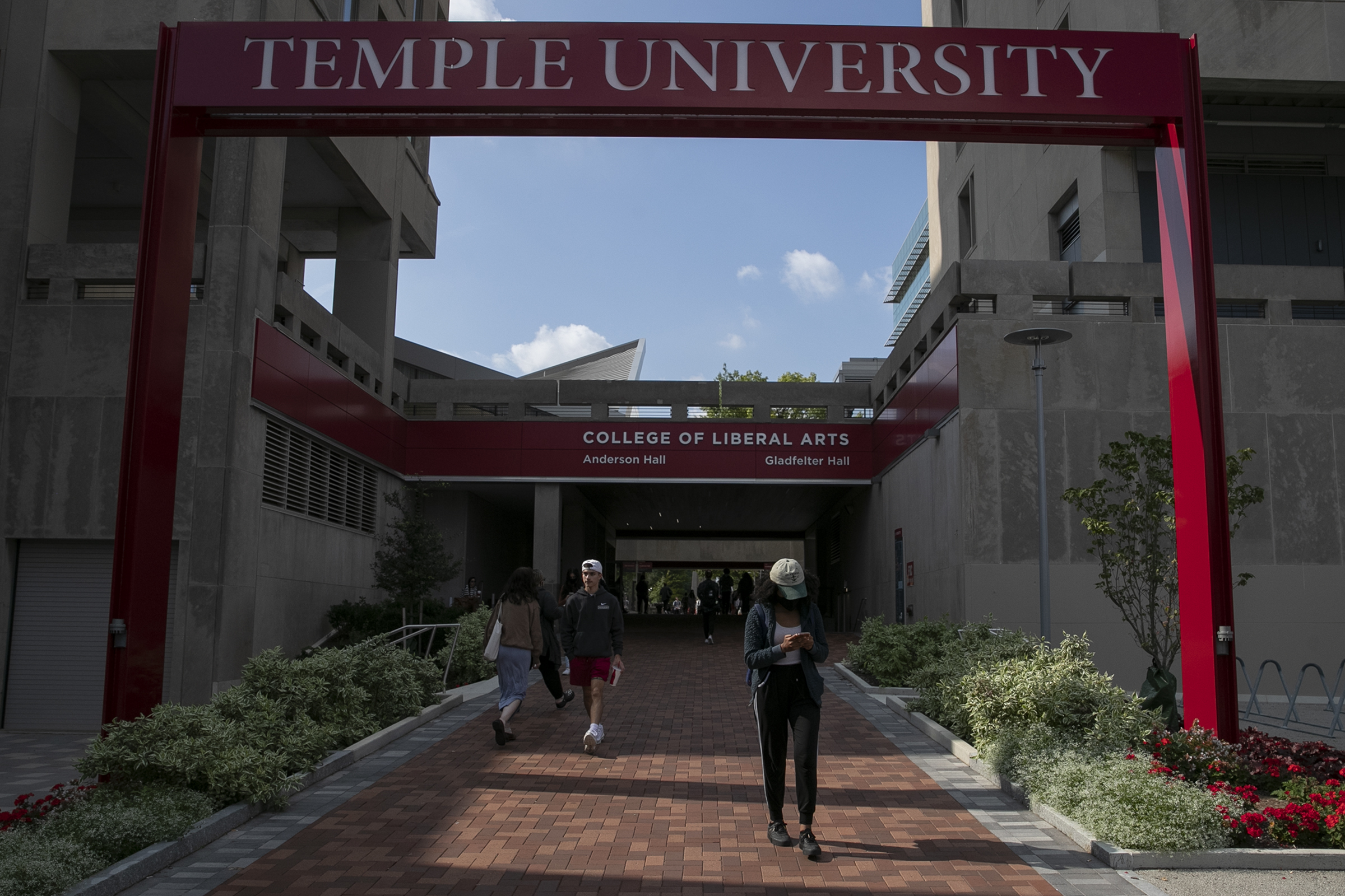 does temple university require an essay
