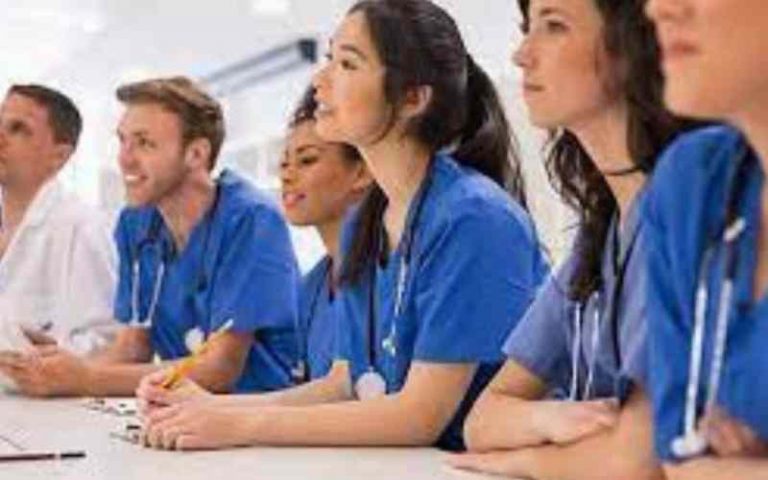 25 Undergraduate Scholarships for Health Students