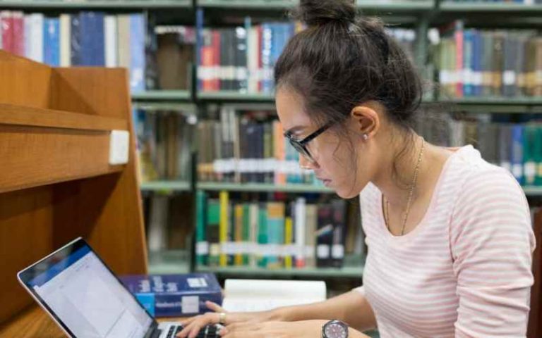 What Is A Full Ride Scholarship?