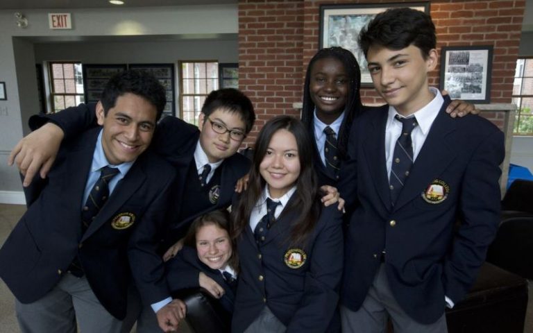 13 Boarding School Scholarships In The USA