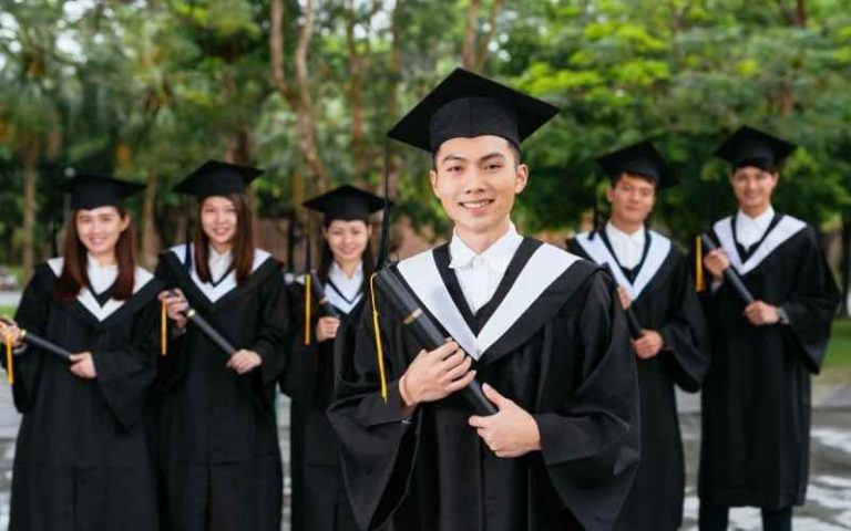 15 Scholarships For Indian Students To Study In China