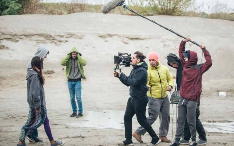 15 Undergraduate Scholarships For Film Making Students