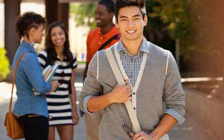 17 Scholarships for Philippines Students to Study in UK