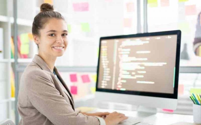 20 Programming Scholarships For International Students
