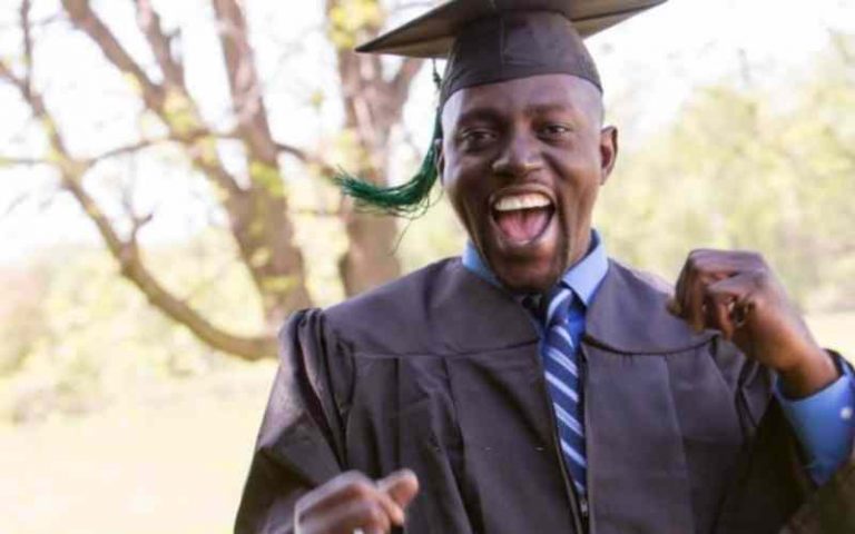 3 Reasons to Apply for Scholarships That Offer More Than Money