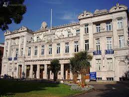 MBBS AcerGAMSAT Medicine Scholarship - Queen Mary University Of London UK