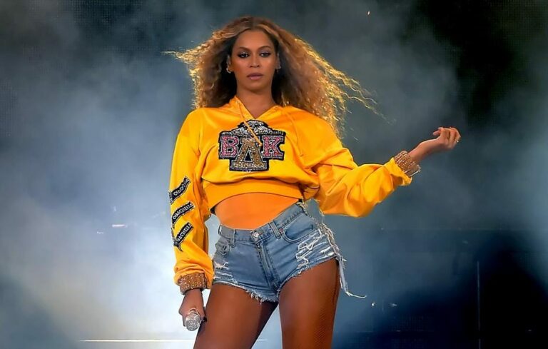 How old is Beyoncé