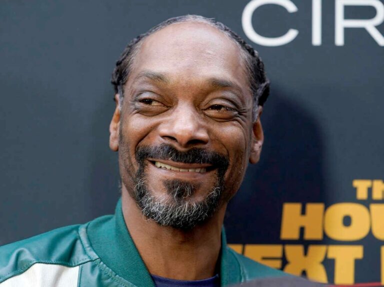 How Old is Snoop Dogg