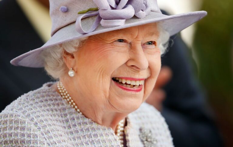 How old is the queen of England