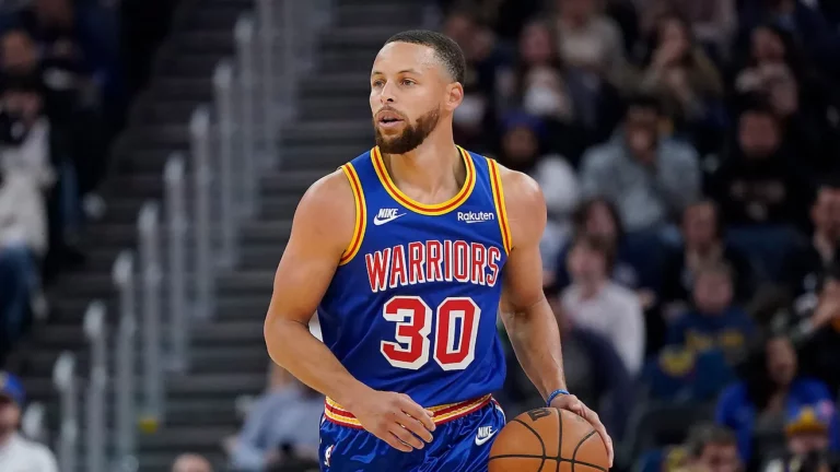 How Old is Steph Curry?