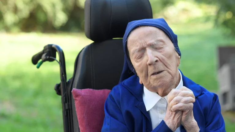 how old is the oldest person in the world?
