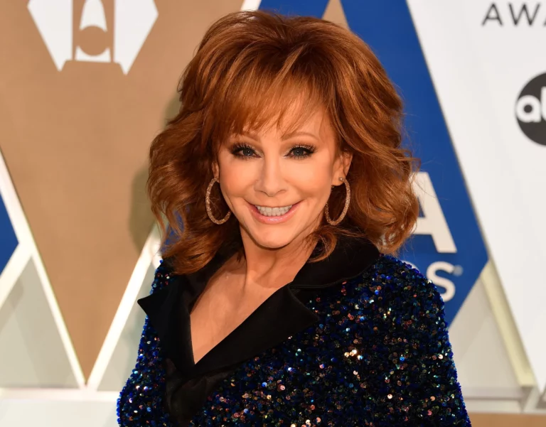 How old is Reba McEntire