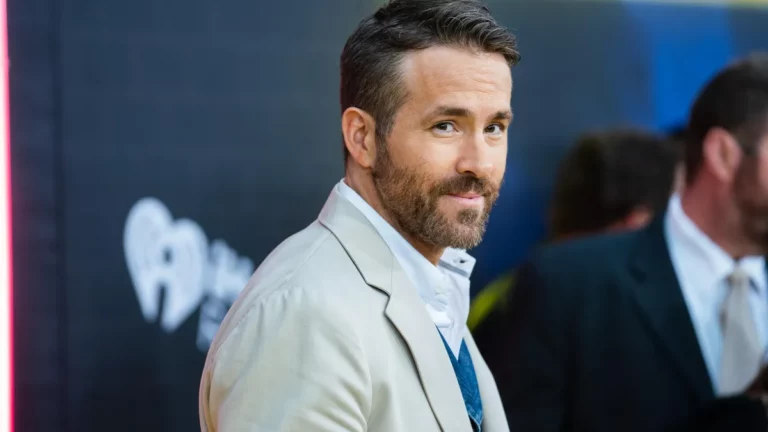 How Old is Ryan Reynolds?