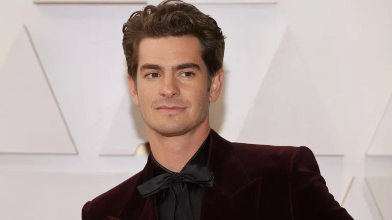 how old is andrew Garfield