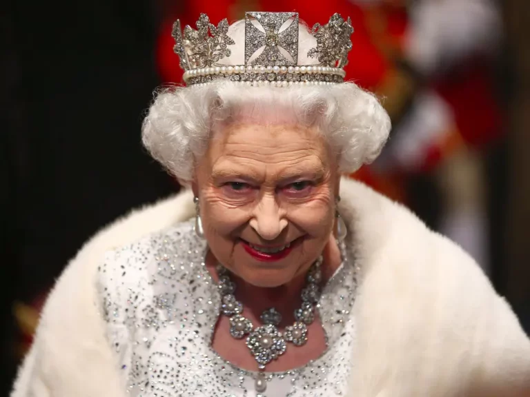 how old is the queen?